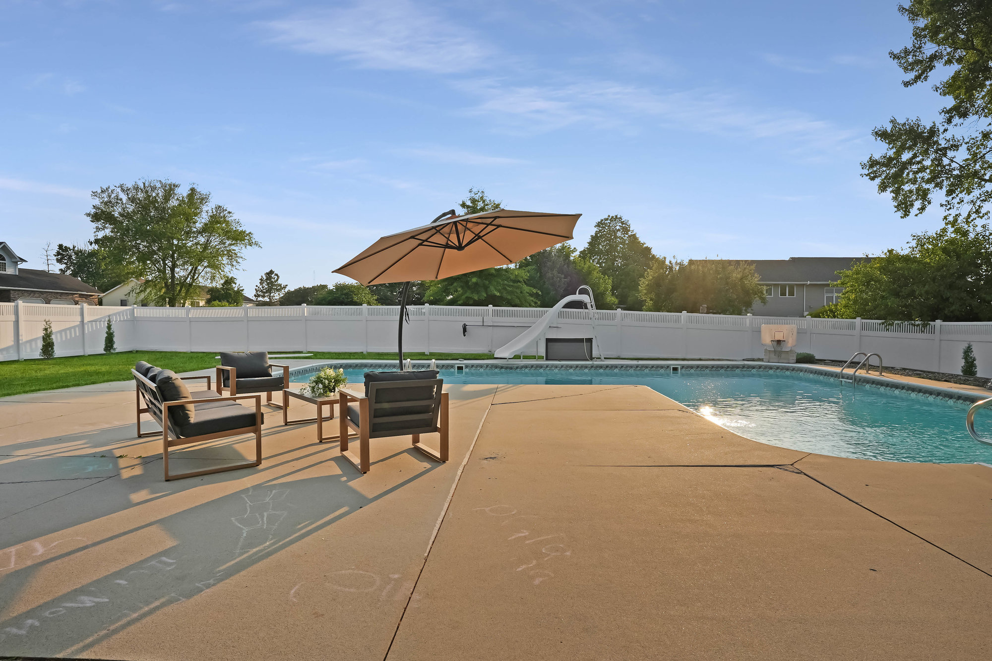 Looking for the perfect home for entertaining? 4129 Tiffany Lane is THE home for you!